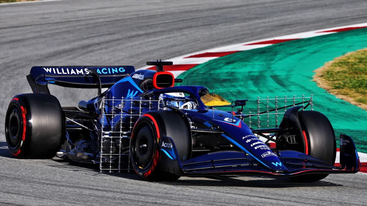 Williams FW44 během testů v Barceloně