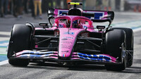 Esteban Ocon s růžovým vozem Alpine A522