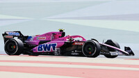 Esteban Ocon s růžovým vozem Alpine A522