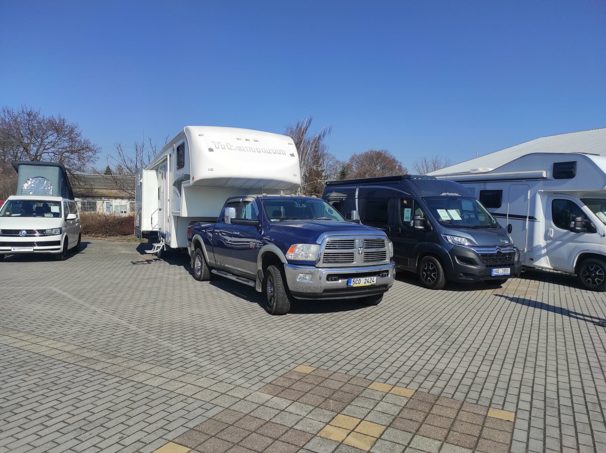 For Caravan Dodge RAM 2500 s návěsem 