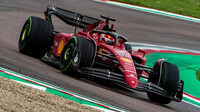V 1. tréninku nejrychlejší obě Ferrari. Týmy nasadily nové balíky, debutovali De Vries a Vips - anotační obrázek