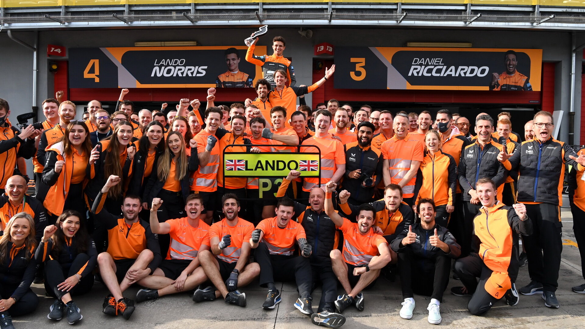 Oslavy McLarenu v Imole