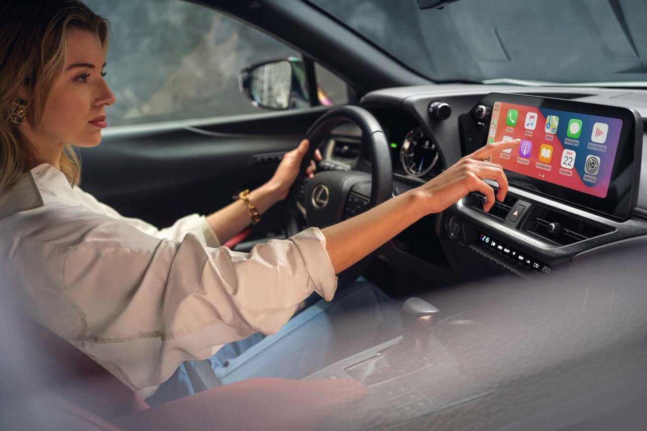 Modernizovaný Lexus UX přináší zcela nový multimediální systém Lexus MM21
