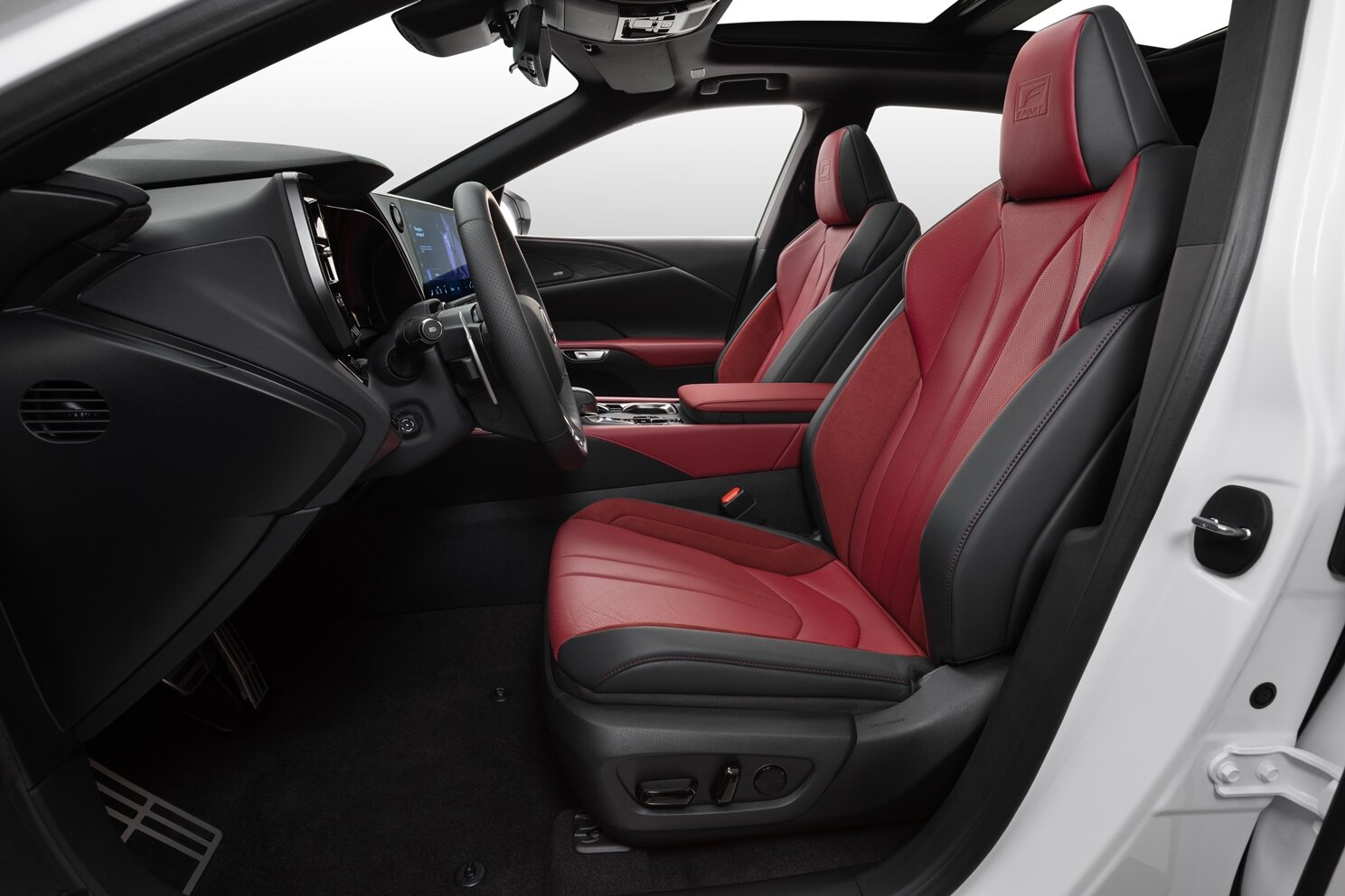 Lexus RX - kokpit dle koncepce „Tazuna“