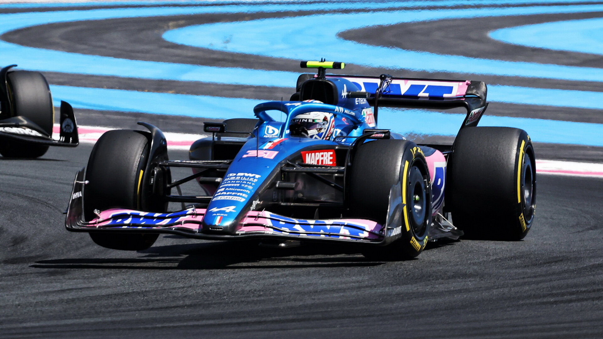 Esteban Ocon v závodě ve Francii