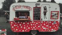 Krásná děvčata a jejich Food Truck Alfréd - anotační obrázek