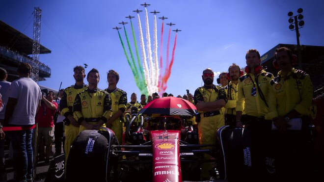 Ferrari před startem závodu na Monze