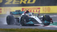 Lewis Hamilton v deštivém závodě v Japonsku
