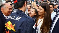Sergio Pérez s rodinou po závodě v Mexiku