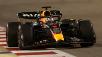 Max Verstappen v závodě v Bahrajnu (Sakhir)