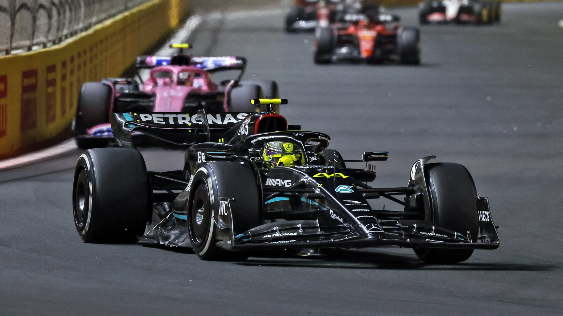 Lewis Hamilton v závodě v Saúdské Arábii