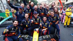 PROHLÁŠENÍ po závodě: Red Bull slaví konstruktérský titul - anotační obrázek