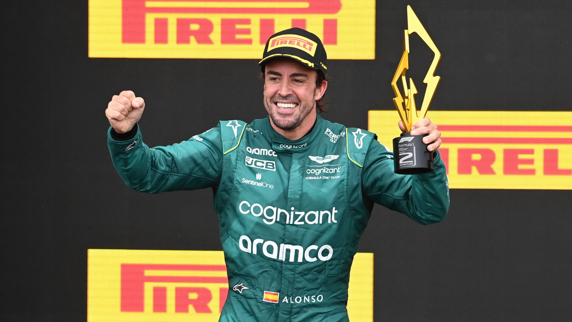 Fernando Alonso se svou trofejí za druhé místo v závodě Kanadě