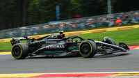 Lewis Hamilton s Mercedesem W14 v Belgii