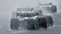 Esteban Ocon za deště v závodě v Holandsku