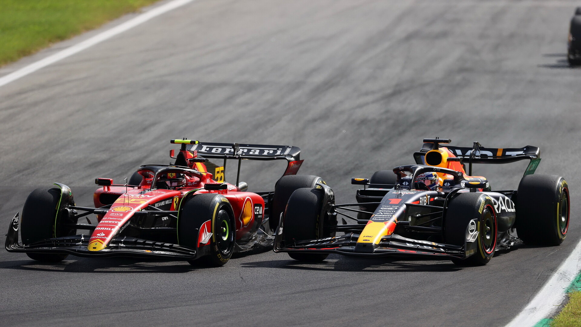 Red Bull podle Ecclestonea porazí spíše Ferrari než Mercedes