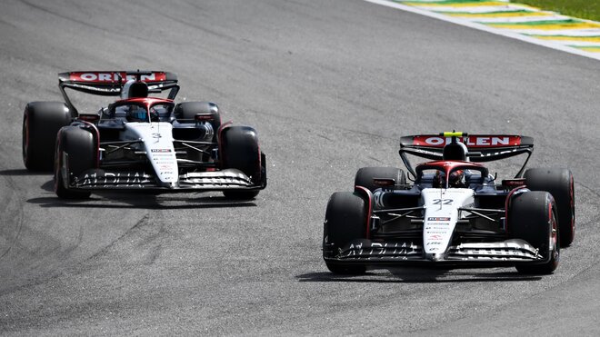 Daniel Ricciardo a Juki Cunoda ve Velké ceně Brazílie