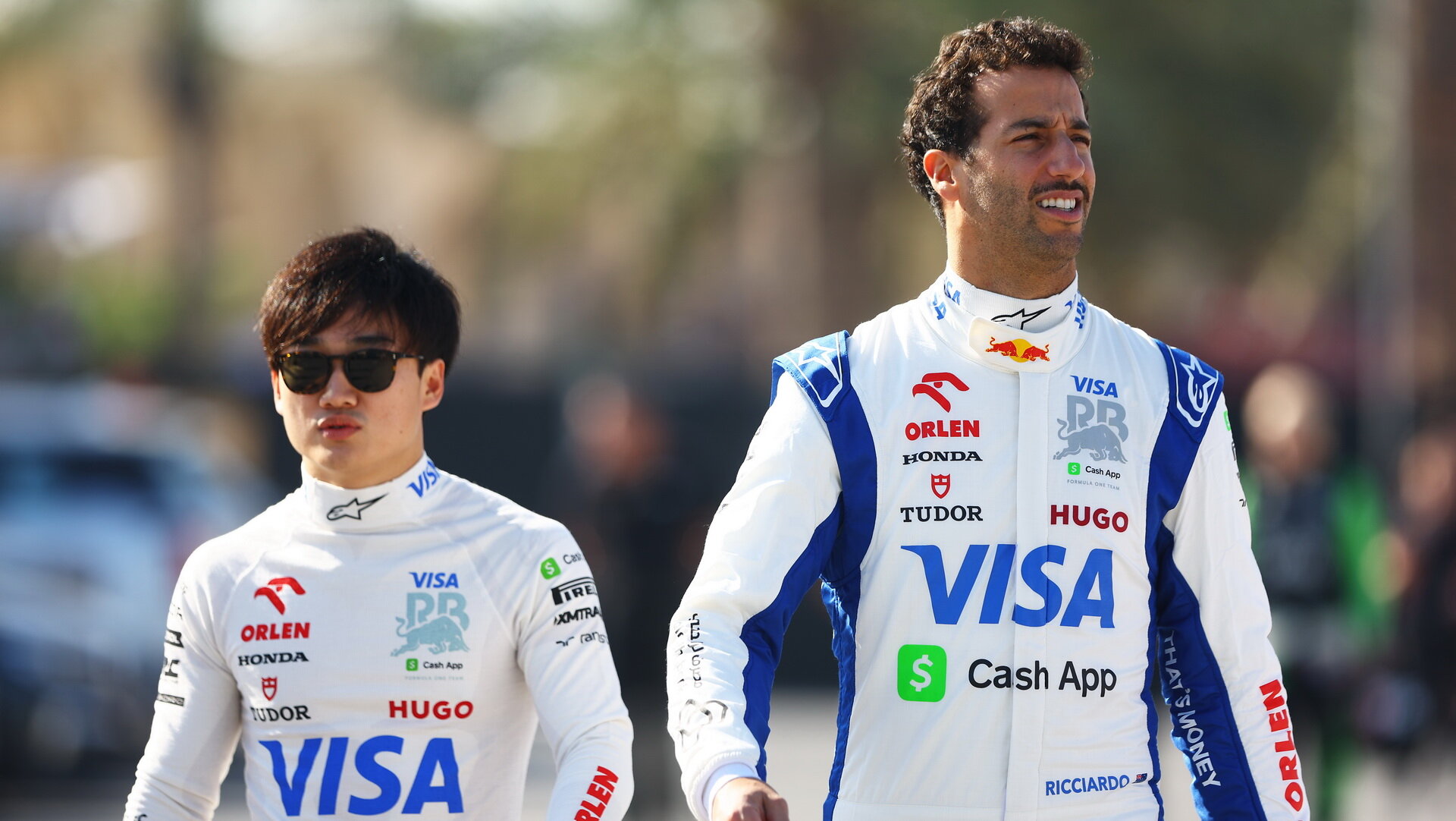 Juki Cunoda a Daniel Ricciardo v Bahrajnu