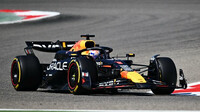 Max Verstappen s novým Red Bull RB20 při testech v Bahrajnu