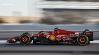 Ferrari SF-24 při testech v Bahrajnu