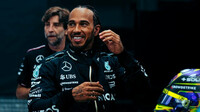 Lewis Hamilton při testech v Bahrajnu