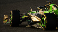 Valtteri Bottas s novým Sauber Kick C44 - Ferrari při testech v Bahrajnu