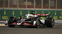 Kevin Magnussen v závodě v Bahrajnu