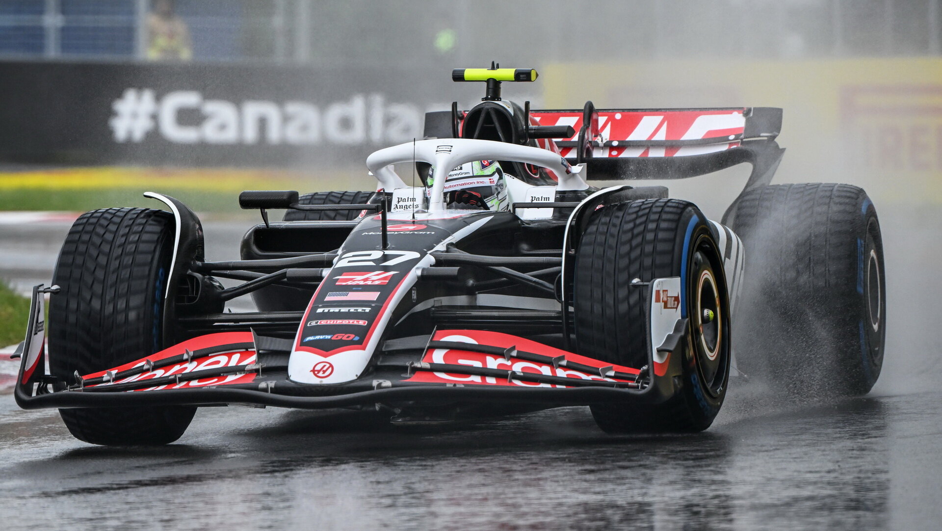 Nico Hülkenberg v dešti v závodě v Kanadě