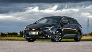 TEST Toyota Corolla TS 1,8 Hybrid Style – univerzální kombík pro klidné řidiče - anotační obrázek