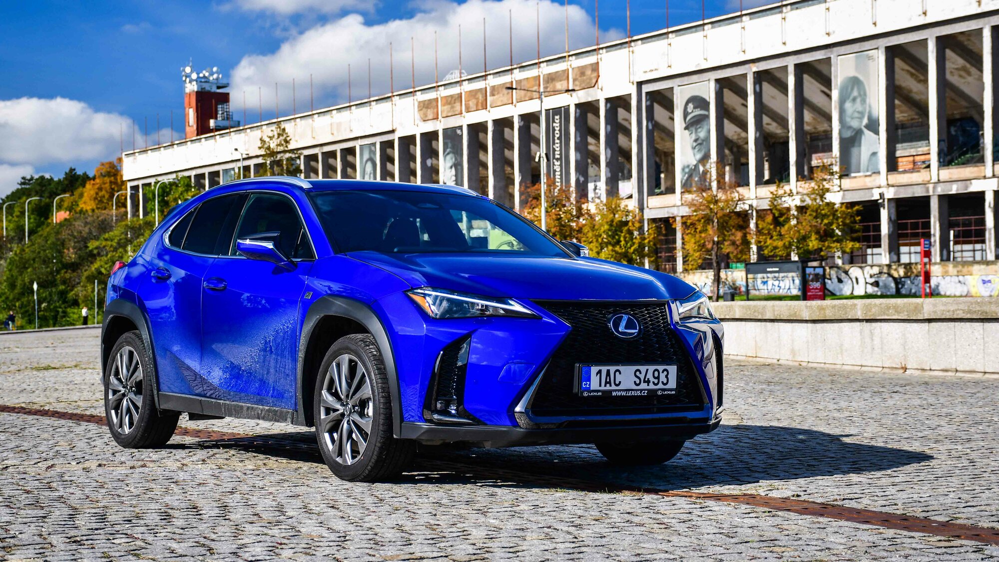 Lexus UX300h