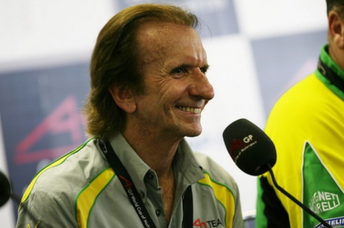 Fittipaldi v dobách, kdy šéfoval brazilskému týmu v seriálu A1 GP