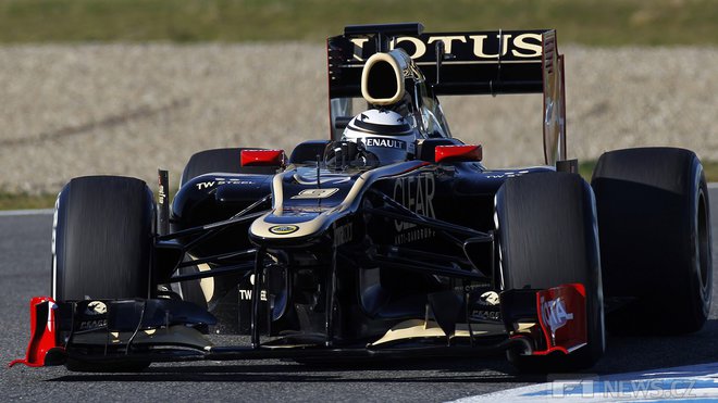 Kimi Räikkönen s Lotusem příjemně překvapil, svými výkony ale majitelům Lotusu způsobil nemalé problémy